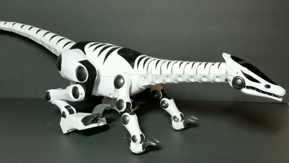 WowWee Roboreptile Robotic Dinosaur Reptile Lizard with Remote Out of