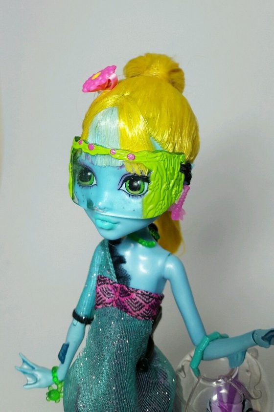 Monster High 13 Wishes Freshwater Lagoona Blue Doll with Pet Fish ...